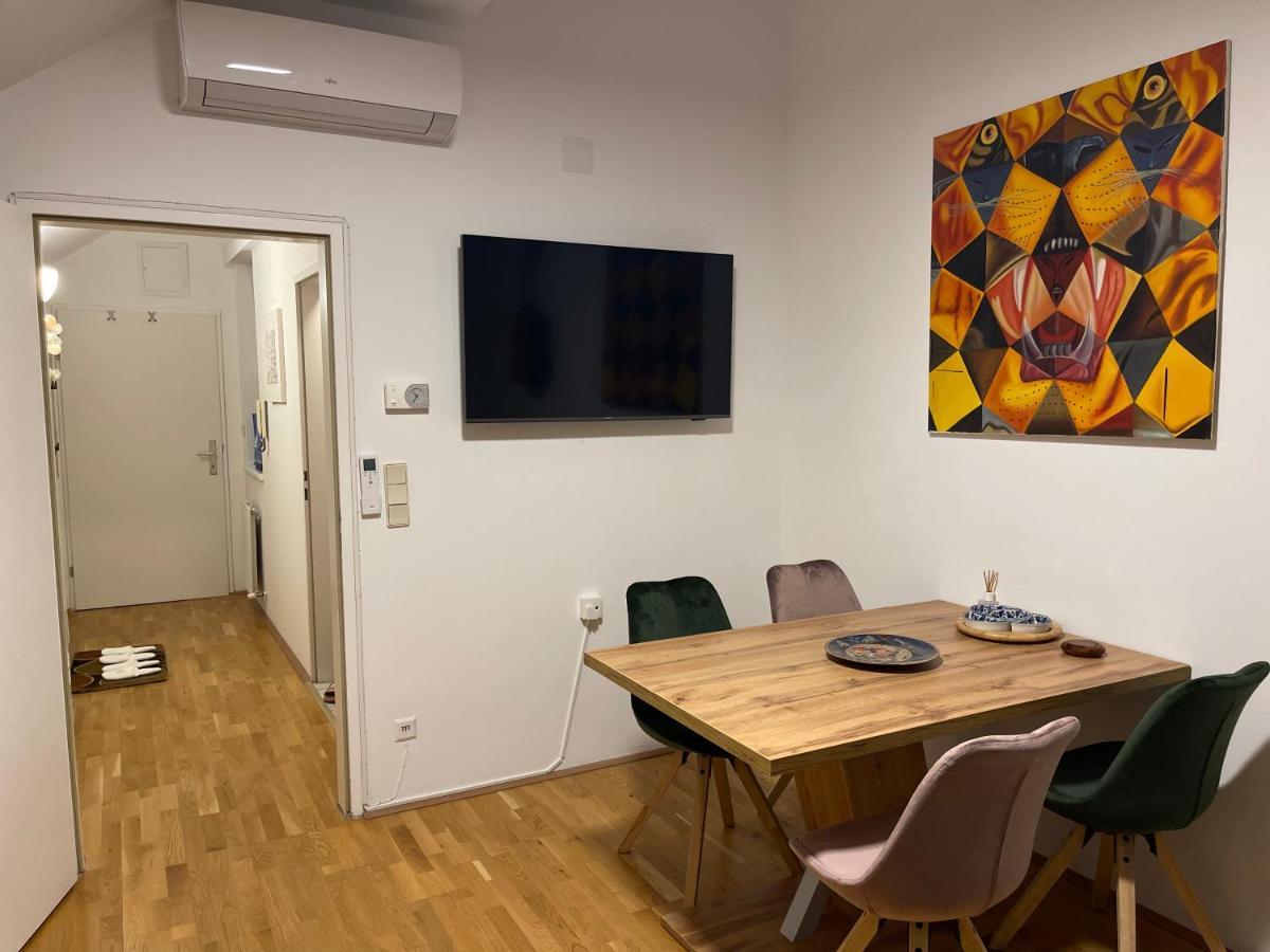 Klimatisiertes, Ruhiges Dachgeschoss Cityapartment Im Zentrum Wiens Exterior foto