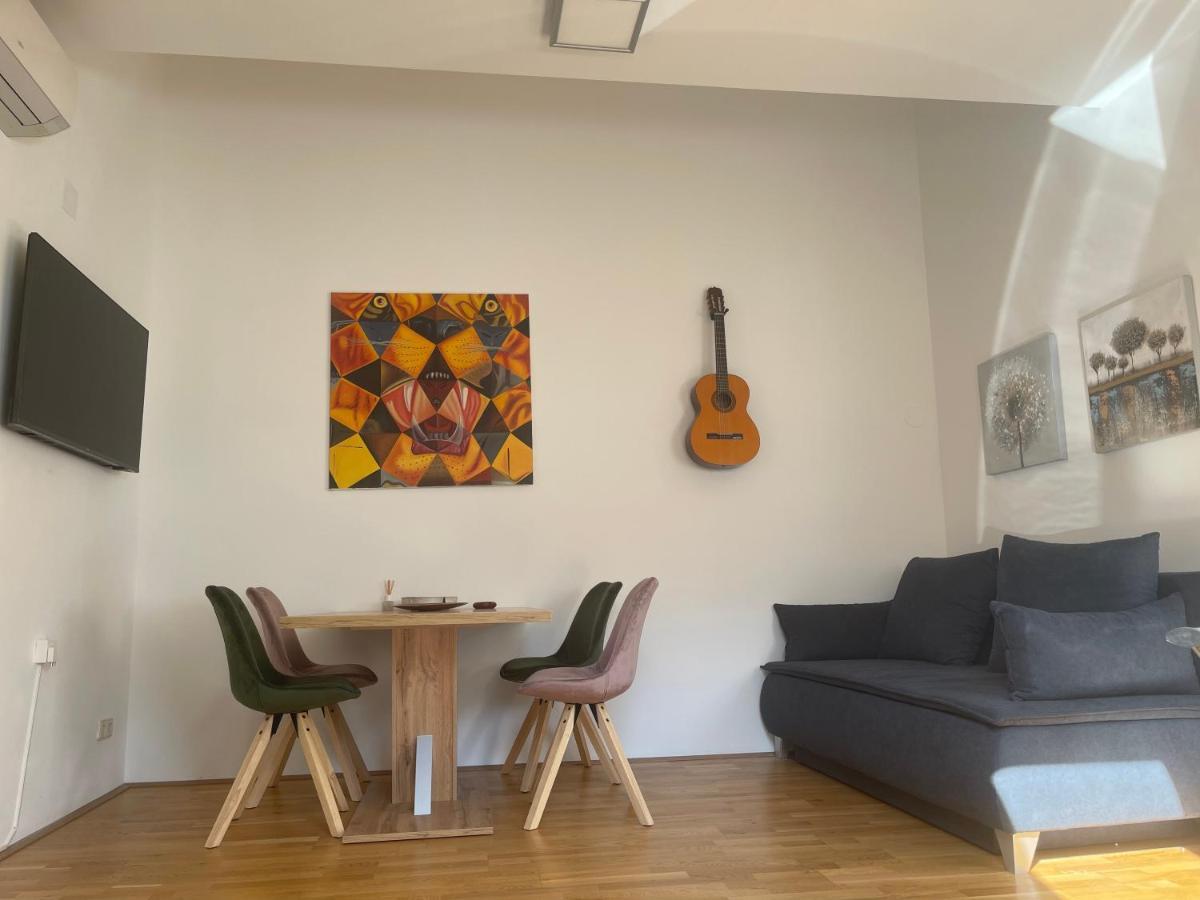 Klimatisiertes, Ruhiges Dachgeschoss Cityapartment Im Zentrum Wiens Exterior foto