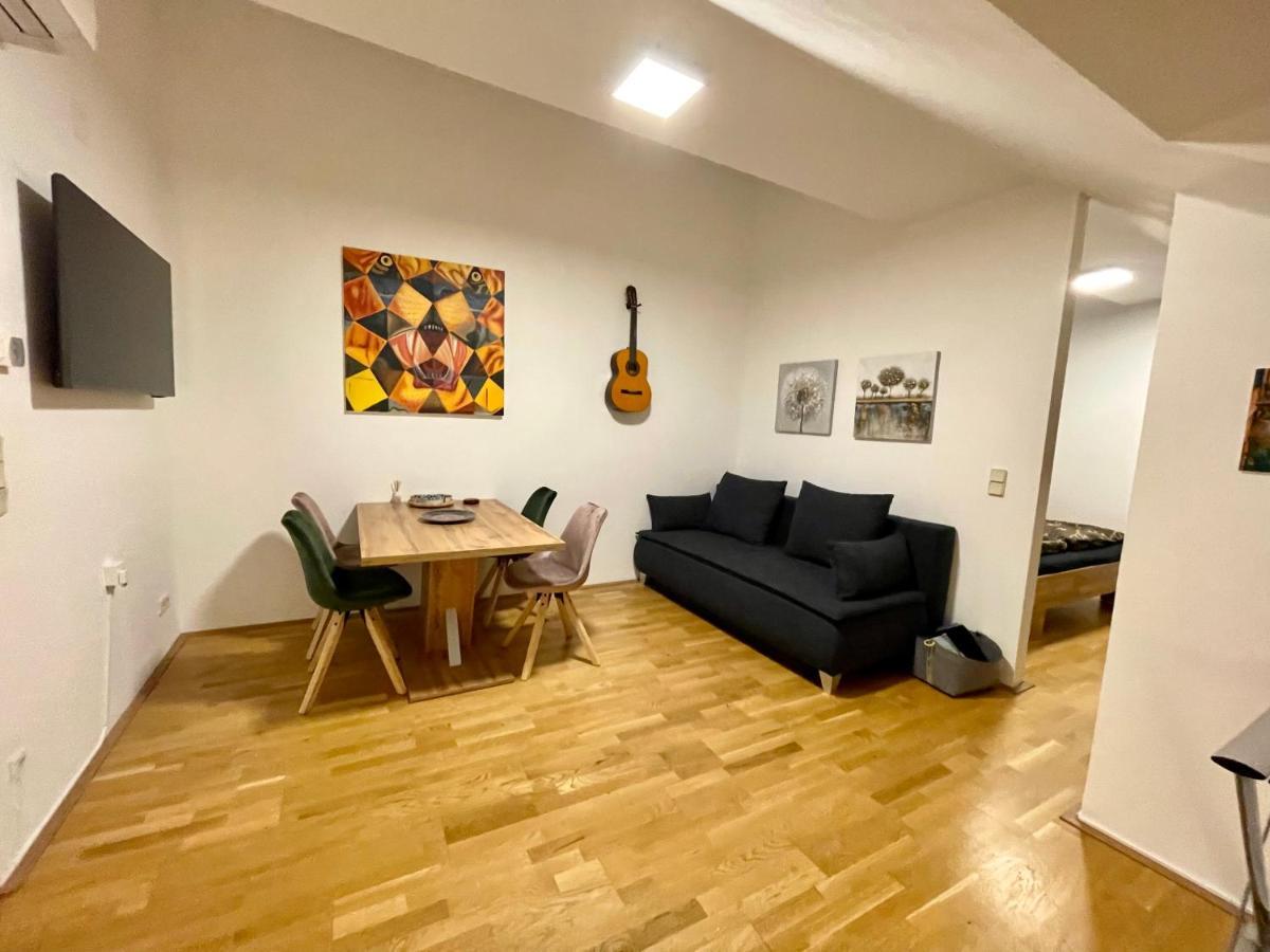 Klimatisiertes, Ruhiges Dachgeschoss Cityapartment Im Zentrum Wiens Exterior foto