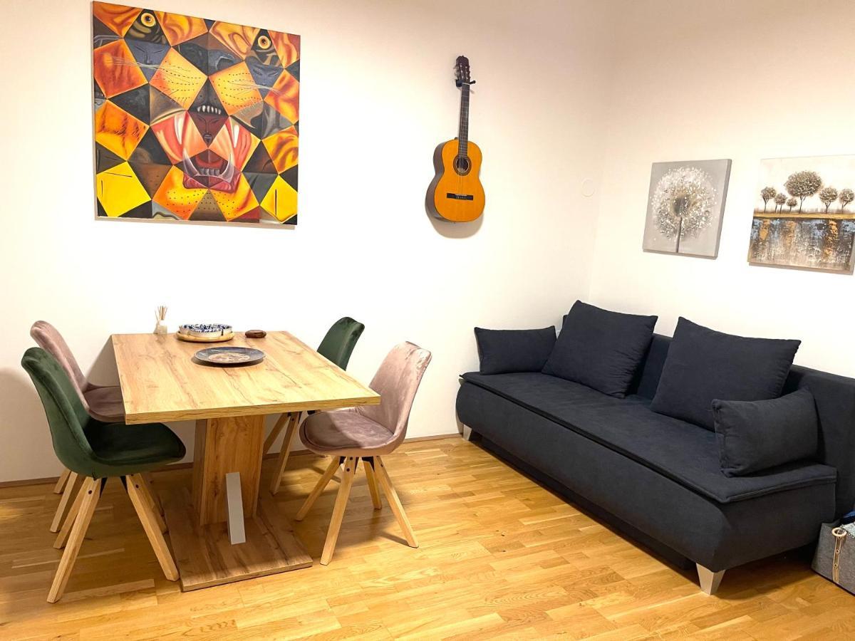 Klimatisiertes, Ruhiges Dachgeschoss Cityapartment Im Zentrum Wiens Exterior foto
