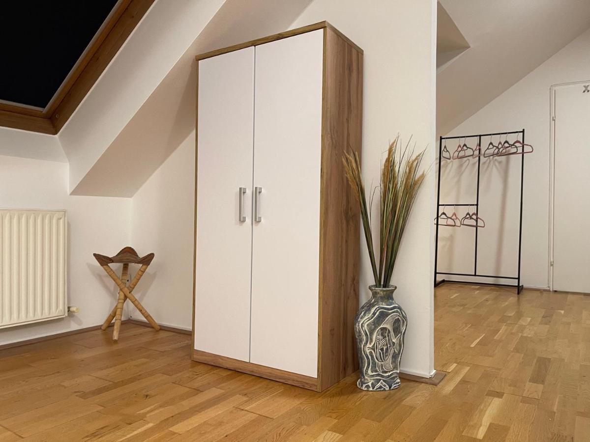Klimatisiertes, Ruhiges Dachgeschoss Cityapartment Im Zentrum Wiens Exterior foto
